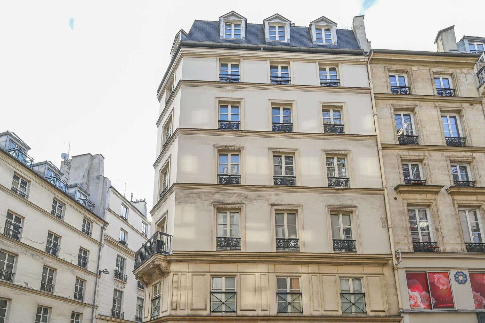 French Typical Appartement *